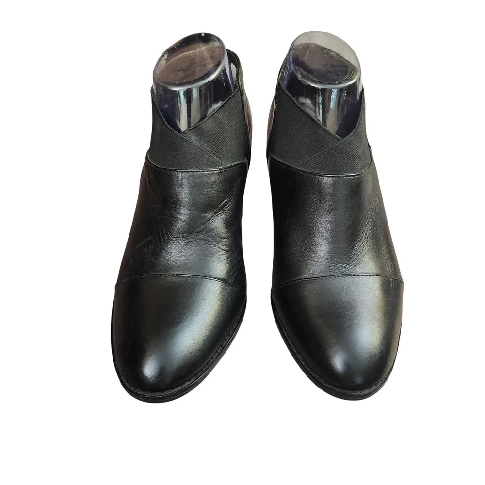 Vionic Point Orthaheel Black Leather Cap Toe Booties Shooties 9.5 Luxury Classic